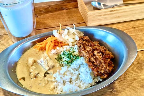 カレー屋 ヒゲめがね